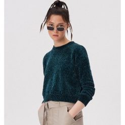 Szenilowy sweter typu crop - Turkusowy. Niebieskie swetry damskie Sinsay, s, bez wzorów, bez rękawów, bez kaptura. Za 49,99 zł.