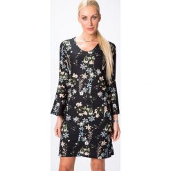 Sukienka w kwiaty czarna 6519. Czarne sukienki marki Fasardi, s, w kwiaty. Za 54,00 zł.