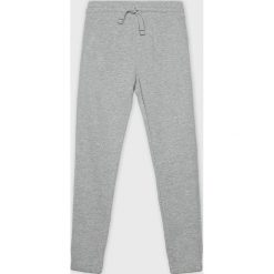 Blukids - Spodnie dziecięce 140-170 cm. Szare spodnie chłopięce Blukids, bez wzorów, z bawełny, casualowe. W wyprzedaży za 29,90 zł.