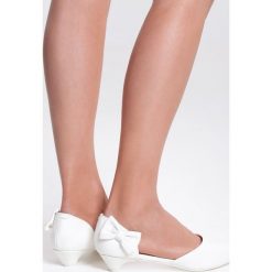 Białe Czółenka Begin Anew. Białe czółenka damskie Renee, ze szpiczastym noskiem. Za 79,99 zł.