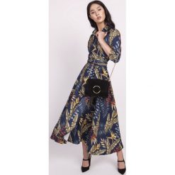 Sukienka midi rozkloszowana we wzory - 38. Sukienki damskie e-margeritka.pl, w paski, z poliesteru, eleganckie, bez kołnierzyka, z krótkim rękawem, krótkie, midi, rozkloszowane. Za 239,99 zł.
