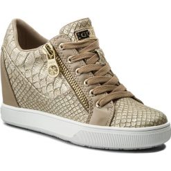 Sneakersy GUESS - Fierze FLFIE1 PEL12 BEIGE. Brązowe sneakersy damskie Guess, z materiału. W wyprzedaży za 279,00 zł.