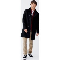 Czarny płaszcz z wełnianego flauszu. Czarne płaszcze męskie marki Pull&Bear, m, z wełny. Za 299,00 zł.