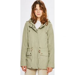 Review - Parka. Zielone parki damskie marki Review, s, z bawełny, krótkie, z kapturem. W wyprzedaży za 139,90 zł.
