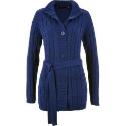 Długi sweter rozpinany bonprix kobaltowy. Niebieskie swetry damskie bonprix, bez wzorów, z długim rękawem, długie, bez kaptura. Za 109,99 zł.