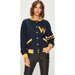 Wrangler - Kurtka bomber. Niebieskie kurtki damskie marki Wrangler, s, z wiskozy. W wyprzedaży za 239,90 zł.