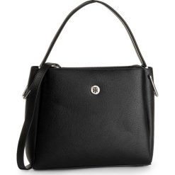 Torebka TOMMY HILFIGER - Th Core Shouler Bag AW0AW06819 002. Czarne torebki klasyczne damskie TOMMY HILFIGER, bez wzorów, ze skóry ekologicznej, klasyczne, bez dodatków. Za 649,00 zł.