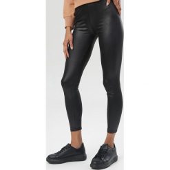 Czarne Legginsy Amalis. Czarne legginsy damskie Born2be, s, bez wzorów. Za 39,99 zł.
