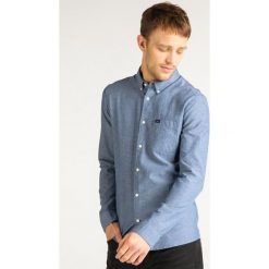 Koszula Lee Button Down L66XDDLR. Niebieskie koszule męskie Lee, m, bez wzorów, casualowe, button down, bez rękawów. W wyprzedaży za 169,00 zł.