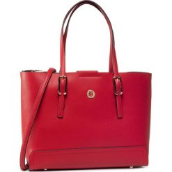 Torebka TOMMY HILFIGER - Honey Med Tote AW0AW07933 XAF. Czerwone torebki klasyczne damskie TOMMY HILFIGER, bez wzorów, ze skóry ekologicznej, klasyczne, bez dodatków. W wyprzedaży za 599,00 zł.