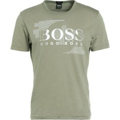BOSS Green Tshirt z nadrukiem vetiver. Pomarańczowe t-shirty męskie marki BOSS Green, xxl, z nadrukiem, z bawełny. Za 249,00 zł.