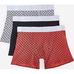 Bokserki 3 pack - Jasny szary. Szare bokserki męskie Reserved, bez wzorów. Za 59,99 zł.
