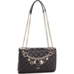 Torebka GUESS - HWVG71 07210 BLA. Czarne torebki klasyczne damskie Guess, z aplikacjami, ze skóry ekologicznej. Za 629,00 zł.