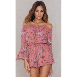 Kombinezony damskie: Reverse Krótki kombinezon w kwiaty Without You – Pink,Multicolor