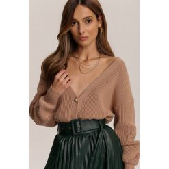 Ciemnobeżowy Sweter Eshenesra. Brązowe swetry damskie Renee, s, bez wzorów, casualowe, bez rękawów, bez kaptura. Za 129,99 zł.