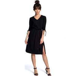 Czarna Sukienka Boho z Rozszerzanym Dołem ze Sznurkowym Paskiem. Czarne sukienki damskie Molly.pl, na co dzień, s, bez wzorów, z dzianiny, boho, bez kołnierzyka, bez rękawów, dopasowane. Za 154,90 zł.