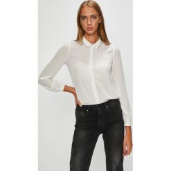 Morgan - Koszula. Białe bluzki damskie marki Morgan, z poliesteru, eleganckie, z klasycznym kołnierzykiem, z długim rękawem. W wyprzedaży za 129,90 zł.