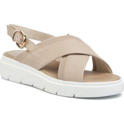 Sandały GEOX - D Tamas A D02DLA 000BC C5000 Beige. Brązowe klapki damskie Geox, bez wzorów, ze skóry ekologicznej, bez obcasa. Za 349,00 zł.