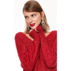 Błyszczący sweter z włosem. Czerwone swetry damskie Top Secret, bez wzorów, z dzianiny, eleganckie, bez rękawów, bez kaptura. W wyprzedaży za 54,99 zł.