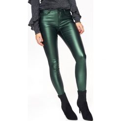 Metaliczne spodnie damskie. Zielone spodnie damskie Top Secret, na zimę, s, bez wzorów. W wyprzedaży za 54,99 zł.