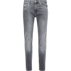 Jeansy Slim Fit Calvin Klein K10K103988. Szare jeansy męskie Calvin Klein, m, bez wzorów. W wyprzedaży za 229,00 zł.