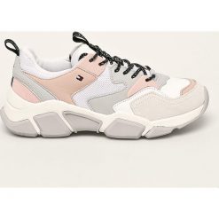 Tommy Hilfiger - Buty. Czerwone buty sportowe damskie TOMMY HILFIGER, bez wzorów, ze skóry, sportowe. Za 559,90 zł.