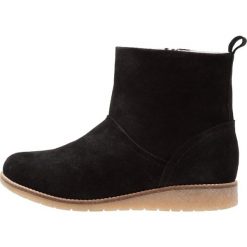 Buty zimowe damskie: KIOMI Botki na koturnie black