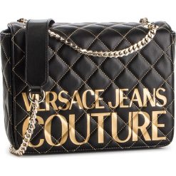 Torebka VERSACE JEANS COUTURE - E1VUBBB3 Nero. Czarne listonoszki damskie Versace Jeans Couture, z aplikacjami, z jeansu, na ramię, zdobione, bez dodatków. Za 729,00 zł.