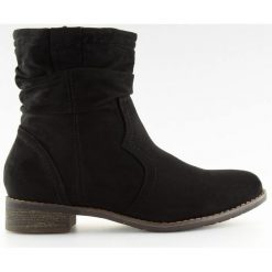 Botki damskie czarne 99-135 BLACK. Czarne botki damskie obuwie damskie, na jesień, z zamszu, klasyczne, bez obcasa, na zamek. Za 86,81 zł.