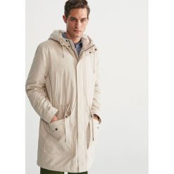 Kurtka parka z kapturem - Beżowy. Brązowe kurtki męskie Reserved, s, bez wzorów, z kapturem. W wyprzedaży za 149,99 zł.