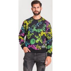 BLUZA VERSACE JEANS COUTURE. Czarne bluzy męskie Versace Jeans Couture, s, z nadrukiem, z bawełny, z okrągłym kołnierzem, bez rękawów, bez kaptura. Za 1149,00 zł.