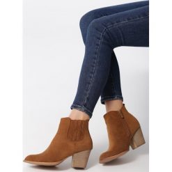 Camelowe Botki Shillingstone. Brązowe botki damskie Born2be, z futra, bez obcasa, na obcasie, na zamek. Za 159,99 zł.