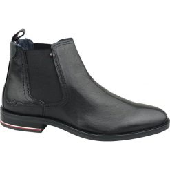 Tommy Hilfiger Signature Leather Chelsea Boots FM0FM02421-990. Czarne sztyblety męskie TOMMY HILFIGER, ze skóry, bez zapięcia. W wyprzedaży za 699,99 zł.