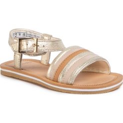 Sandały CLARKS - Finch Stride T 261490296 Metallic Combi. Żółte sandały dziewczęce Clarks, ze skóry ekologicznej, bez zapięcia. W wyprzedaży za 119,00 zł.