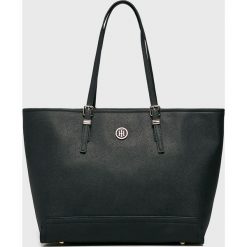 Tommy Hilfiger - Torebka. Niebieskie torby damskie na zakupy TOMMY HILFIGER, bez wzorów, ze skóry ekologicznej, na ramię, duże, bez dodatków. W wyprzedaży za 499,90 zł.