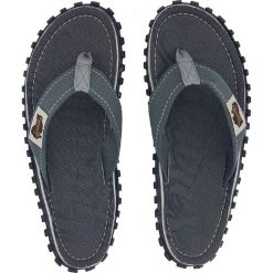 Gumbies - Japonki Islander Cool Grey. Szare kapcie męskie Gumbies, z bawełny. W wyprzedaży za 79,90 zł.