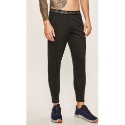 Under Armour - Spodnie. Czarne spodnie męskie Under Armour, na co dzień, s, bez wzorów, z poliesteru, sportowe. Za 159,90 zł.