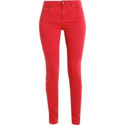 Culture MACAELA PANT Jeansy Slim Fit rococco red wash. Czerwone jeansy damskie marki Culture, z elastanu. Za 379,00 zł.