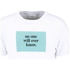 Wood Wood NO ONE Tshirt z nadrukiem bright white. Białe koszulki polo męskie marki Wood Wood, l, z nadrukiem, z bawełny. Za 229,00 zł.