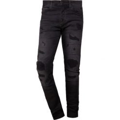 True Religion ROCCO PATCH Jeansy Slim Fit black. Czarne jeansy męskie marki True Religion, m, bez wzorów. Za 1089,00 zł.