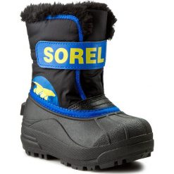 Śniegowce SOREL - Childrens Snow Commander NC1877 Black/Super Blue 011. Niebieskie śniegowce chłopięce Sorel, bez zapięcia. W wyprzedaży za 189,00 zł.