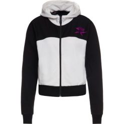 Bluza Plein Sport F19C WJB0788 STE003N. Białe bluzy sportowe damskie Plein Sport, s, bez wzorów, z bawełny, bez rękawów, bez kaptura. W wyprzedaży za 609,00 zł.