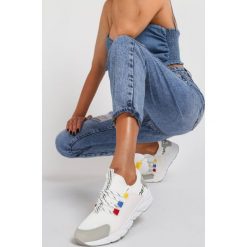 Biało-Szare Sneakersy Aegadah. Białe sneakersy damskie Renee. Za 109,99 zł.