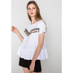 Silvian Heach Sopuerta Koszulka Biały. Białe koszulki damskie Silvian Heach, s, z haftami, z bawełny, bez kołnierzyka, z krótkim rękawem. Za 335,95 zł.