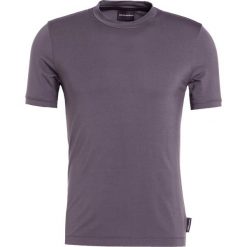 Emporio Armani Tshirt basic pietra. Szare koszulki polo męskie Emporio Armani, m, z elastanu. W wyprzedaży za 367,20 zł.