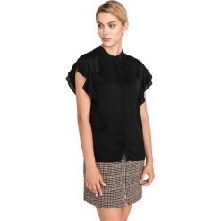 Guess Sebastianne Bluzka Czarny. Czarne bluzki damskie Guess, m, z aplikacjami, z poliesteru, bez kołnierzyka, bez rękawów. Za 245,95 zł.