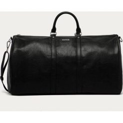 Guess Jeans - Torba. Czarne torby męskie skórzane Guess Jeans, w paski, z poliesteru, na ramię, małe. Za 739,90 zł.
