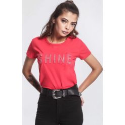 Czerwony T-shirt Tangibly. Czerwone t-shirty damskie marki other, s, z nadrukiem, z dzianiny. Za 39,99 zł.