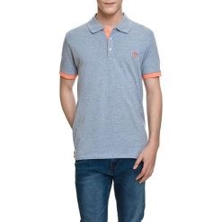 Koszulka polo w kolorze jasnoniebeiskim. Niebieskie koszulki polo Camel Active, Varsity, l. W wyprzedaży za 72,95 zł.
