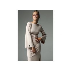 BLUZKA SLENDER - NUDE. Brązowe bluzki damskie marki Madnezz, s, bez wzorów, z elastanu, biznesowe, z dekoltem na plecach, bez rękawów. Za 179,00 zł.